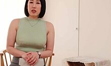 बड़े स्तन वाली एशियाई अमेचुर के साथ ब्लोज़ और कन्नलिंग का HD वीडियो।